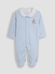 Set de regalo de pijama tipo pelele y mantita con diseño de Peter Rabbit de Jojo Maman Bébé - Imagen 6 de 9
