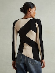 Reiss Black/Camel Judy Knitted Colourblock Asymmetric Top - Image 5 of 6