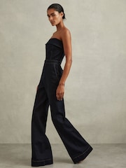 Mono largo de pernera ancha sin tirantes de denim Tiggie de Reiss - Imagen 4 de 7