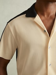 Reiss Off White/Navy Castro Oversized Plisse Cuban Collar Shirt - Image 4 of 6