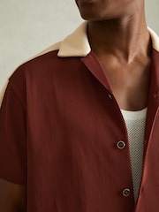 Reiss Rust Red/ Off White Castro Oversized Plisse Cuban Collar Shirt - Image 4 of 6