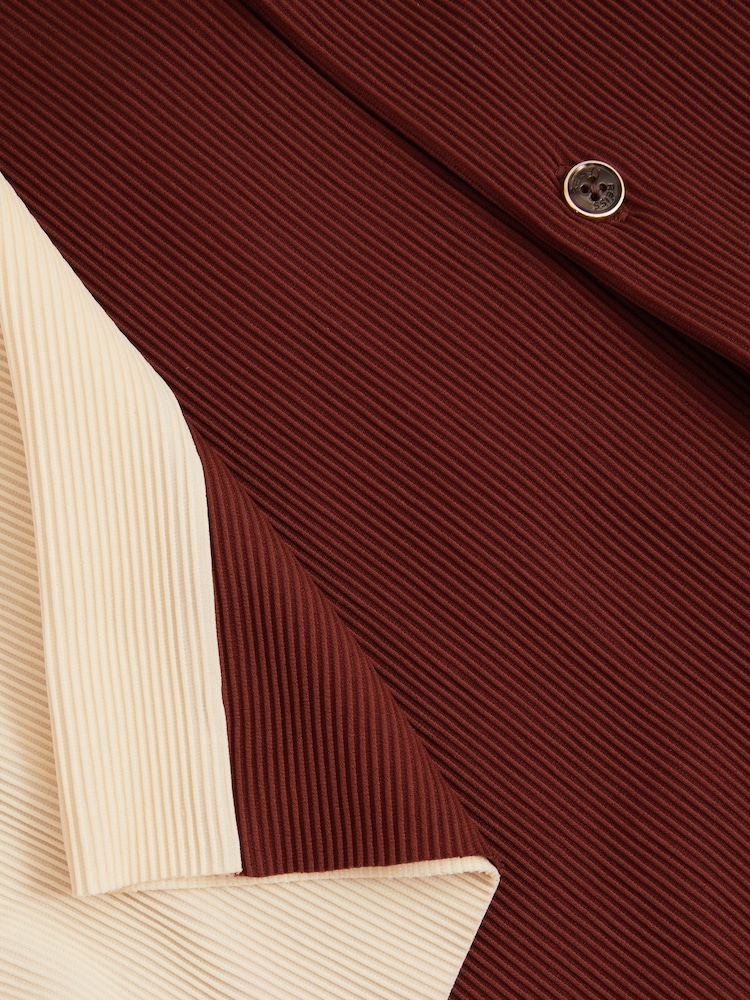 Reiss Rust Red/ Off White Castro Oversized Plisse Cuban Collar Shirt - Image 6 of 6