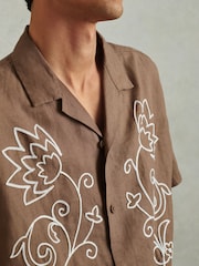 Reiss Tobacco Brown Sonny Linen Embroidered Cuban Collar Shirt - Image 4 of 6