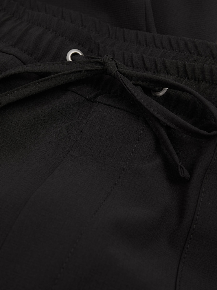Reiss Black Hold Elasticated Cargo Trousers - Image 7 of 7