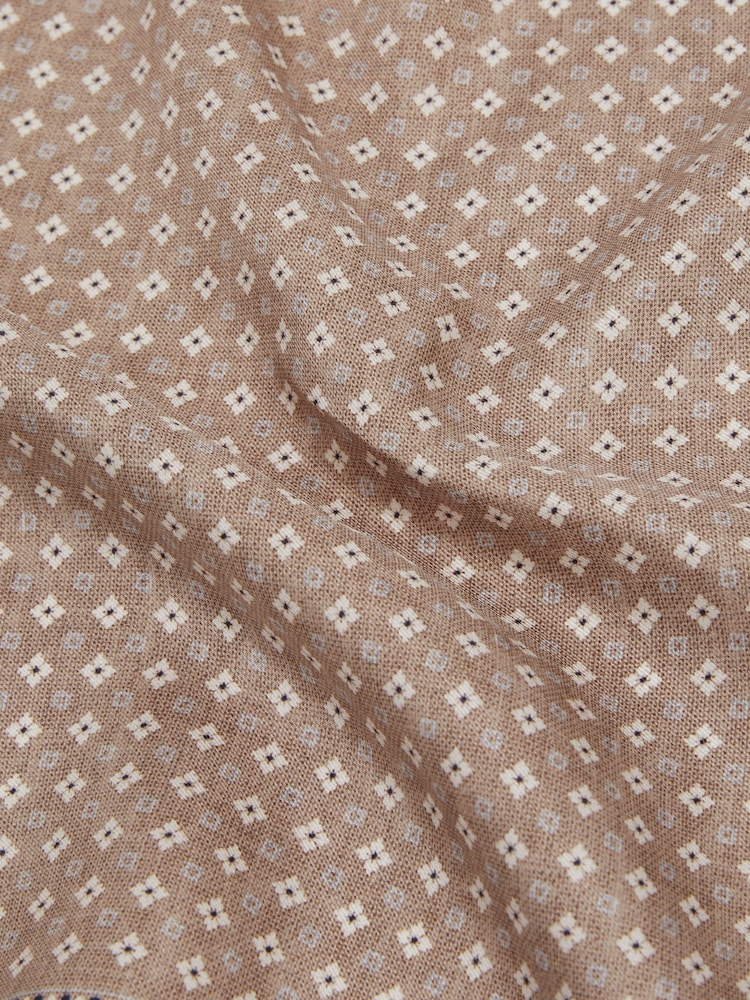Reiss Oatmeal Pulcino Reversible Silk Pocket Square - Image 5 of 5