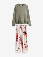 وردي ـ بيجامة مودال مضلَّعة بتصميم مورّد مُزيّنة بطبعة جلد الفهد من B by Ted Baker - صورة 8 من 12