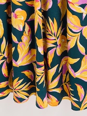 Oliver Bonas – Midikleid mit tropischem Floral Muster - Bild 6 von 6