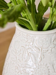 Ceramic Vintage Embossed Vase - صورة 2 من 5