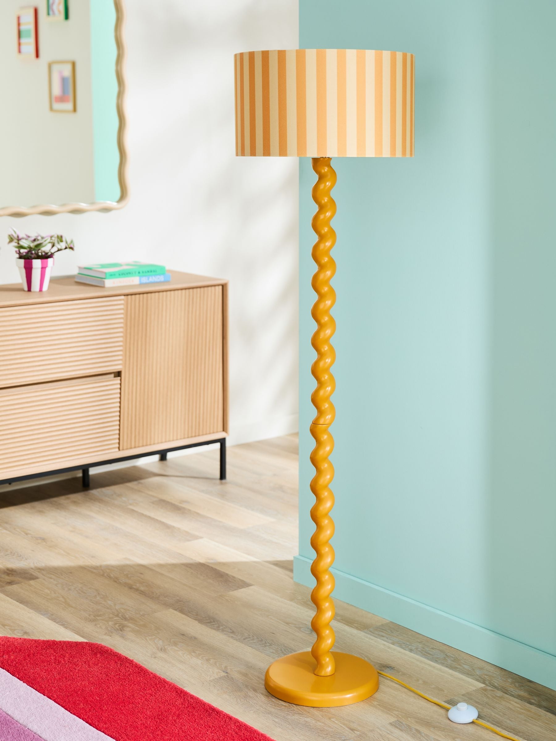 Next yellow lamp outlet