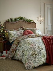 Постельный комплект из 100% хлопка с рождественскими ягодами Laura Ashley Crossdale - Изображение 1 из 10