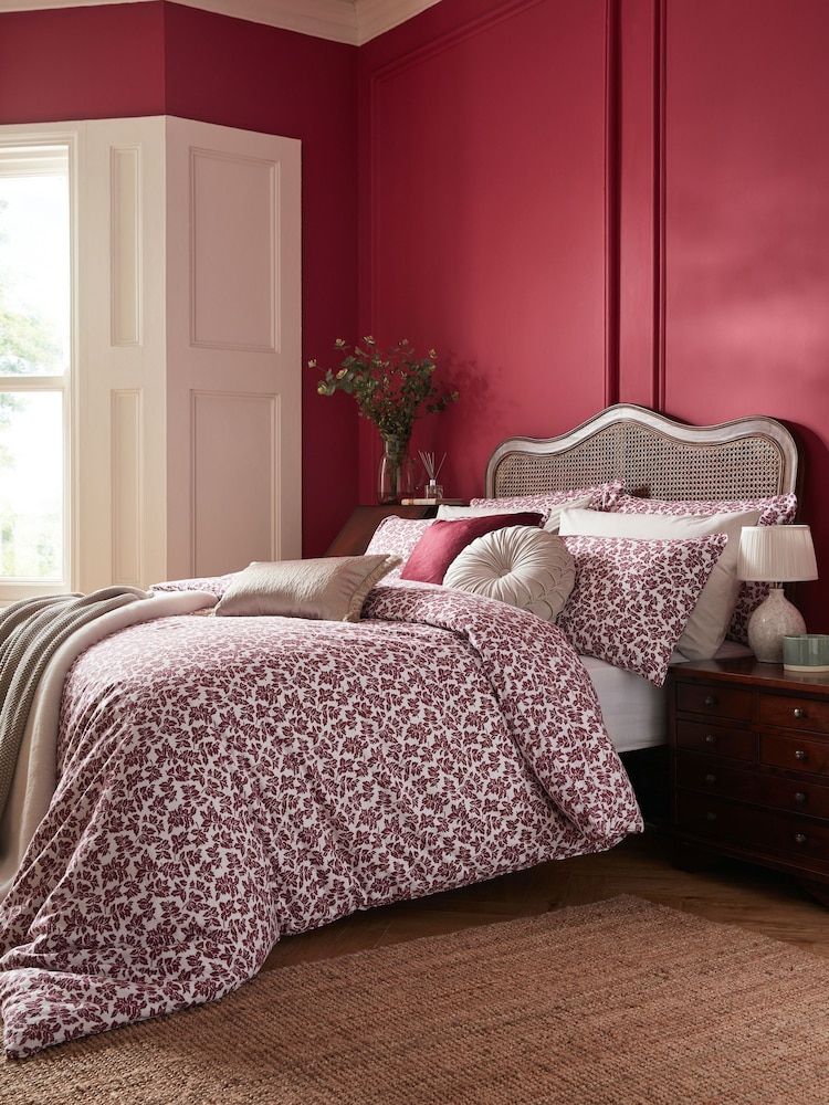 Laura Ashley 100% Cotton Hargate Leaves Duvet Cover and Pillowcase Set - Изображение 1 из 6