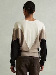 Reiss Neutral/Black Esme Wool Blend Colourblock V-Neck Jumper - Image 4 of 5