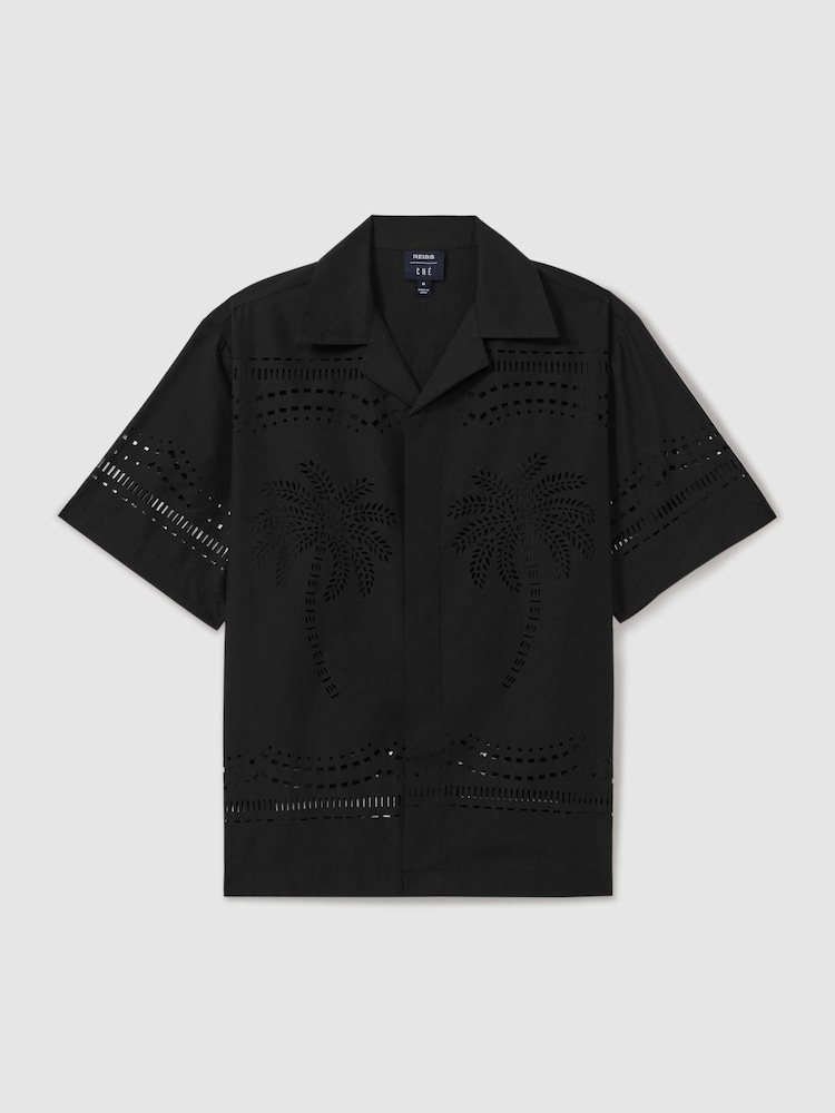Reiss Black Isola Reiss | Ché Poplin Laser Cut-Out Cuban Collar Shirt - Image 2 of 5