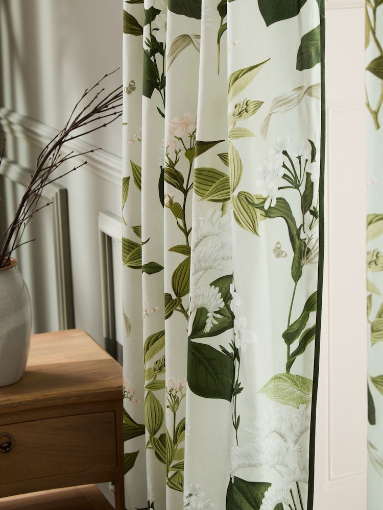 Verduisterende/thermische gordijnen met satijnen bloemenprint en plooiband van 100% katoen - Image 4 of 7