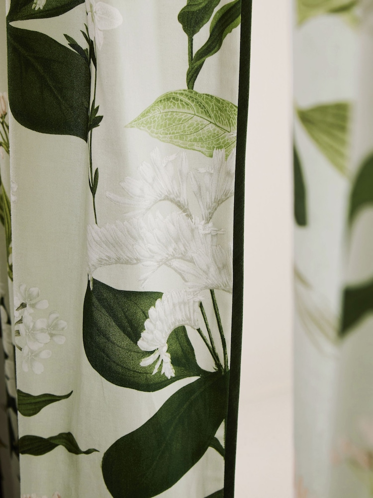 Verduisterende/thermische gordijnen met satijnen bloemenprint en plooiband van 100% katoen - Image 5 of 7