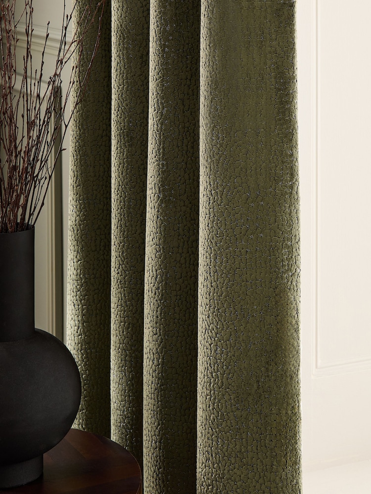 Olive Green Collection Luxe Heavyweight Cut Velvet Eyelet Lined Curtains - Image 4 of 4