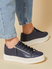 Темно-синий - Кожаные кроссовки на платформе Jones Bootmaker Amaliada - Image 1 of 6