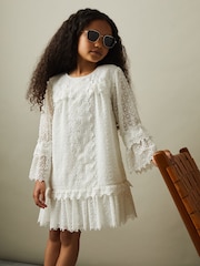 فستان Zadie دانتيل بأكمام انسيابية من Reiss - صورة 1 من 4