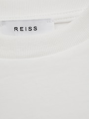 أبيض عاجي - تيشِرت واسع قطن بياقة حافة مستديرة Cassy من Reiss - صورة 5 من 5