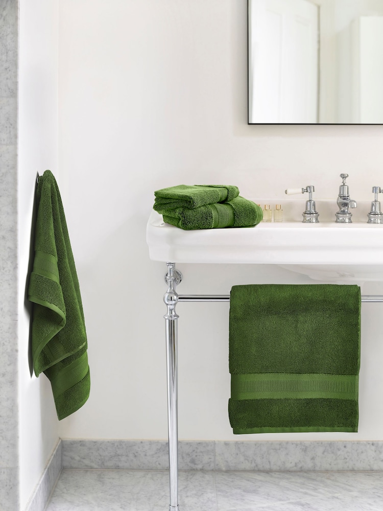 Jasper Conran London Forest Green Zero Twist Lightweight Soft Fast Drying 100% Cotton Towel - Image 1 of 5