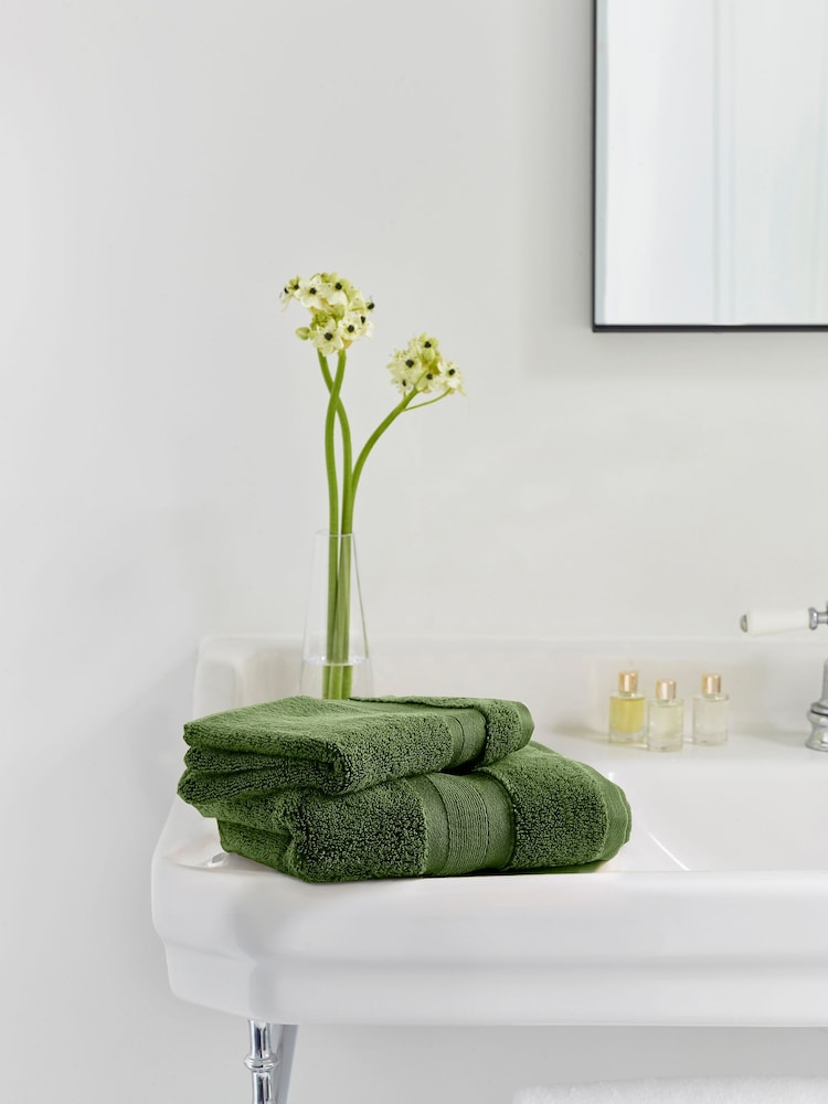 Jasper Conran London Forest Green Zero Twist Lightweight Soft Fast Drying 100% Cotton Towel - Image 2 of 5
