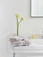 Jasper Conran London Pearl Grey Zero Twist Lightweight Soft Fast Drying 100% Cotton Towel - Image 2 of 5