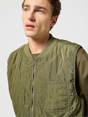 Зеленый - Wrangler Elavated Quilted Vest Gilet - Изображение 4 из 6