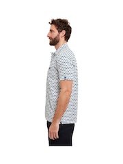 Sealskinz Cream Walsoken Short Sleeve UV Protection Sun Print Shirt - Image 2 of 4