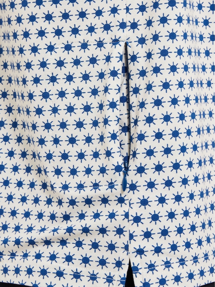 Sealskinz Cream Walsoken Short Sleeve UV Protection Sun Print Shirt - Image 4 of 4
