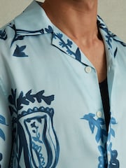 Reiss Soft Blue/Airforce Blue Babylon Relaxed Floral Print Cuban Collar Shirt - Image 2 of 4
