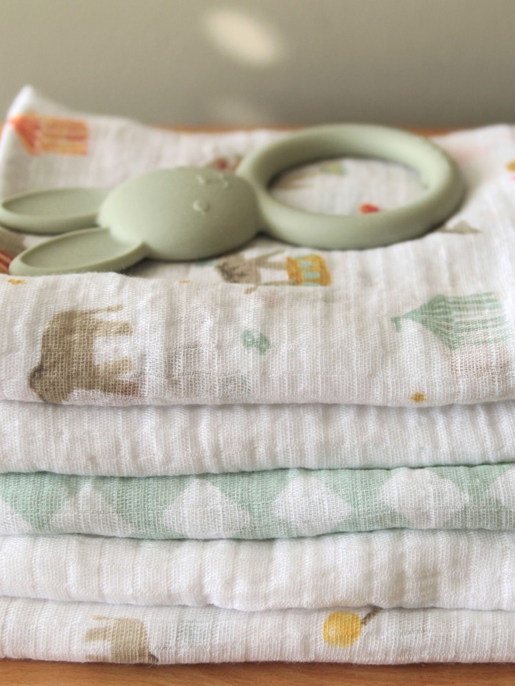 aden + anais Essentials 100% Cotton Elephant Circus Muslin Squares 5 Pack - Slika 2 iz 5 aden + anais Essentials 100% Cotton Elephant Circus Muslin Squares 5 Pack - Slika 2 iz 5