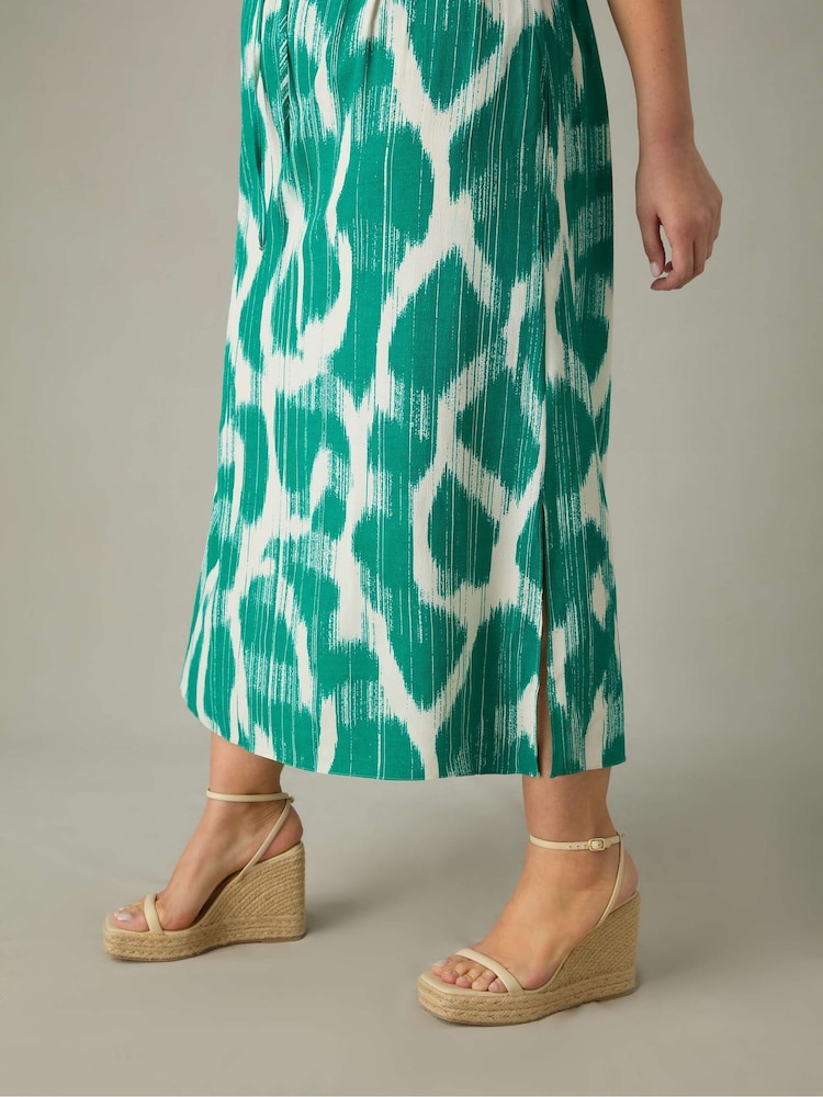Live Unlimited Green Curve Geo Print Drawstring Maxi Dress - Image 7 of 7