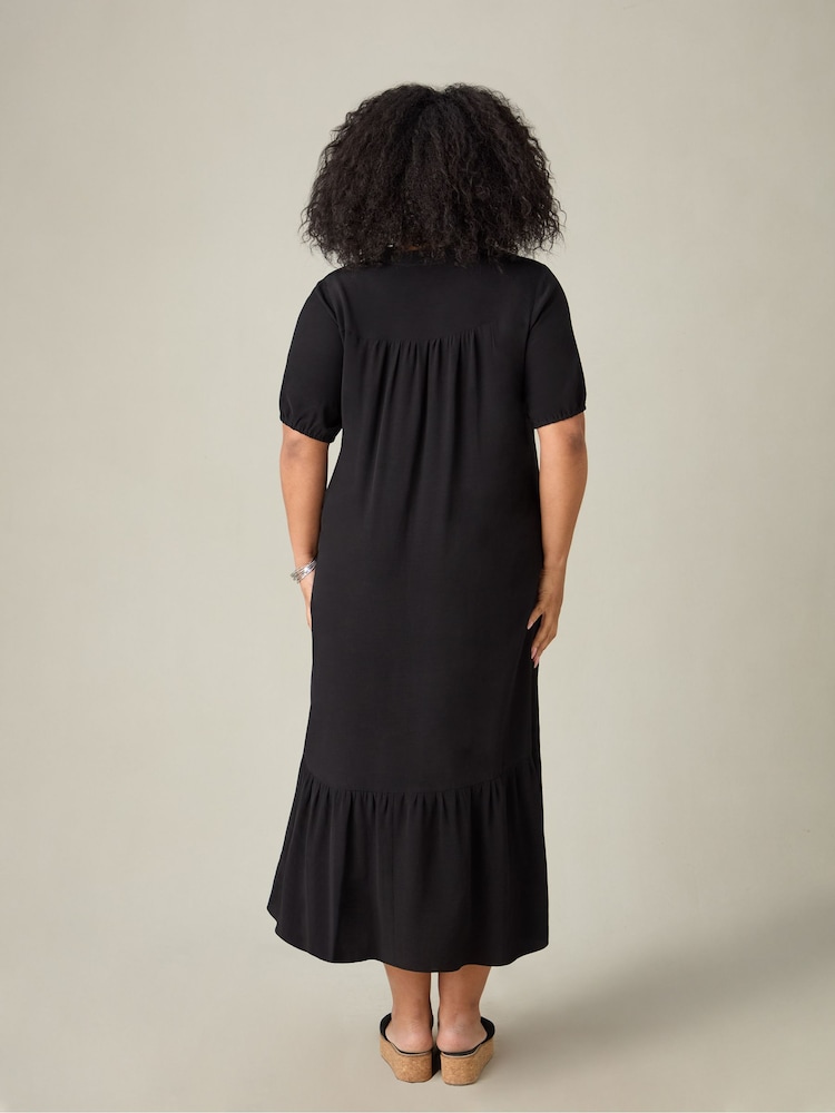 Live Unlimited Black Curve Ladder Trim Midi Dress - Image 2 of 3