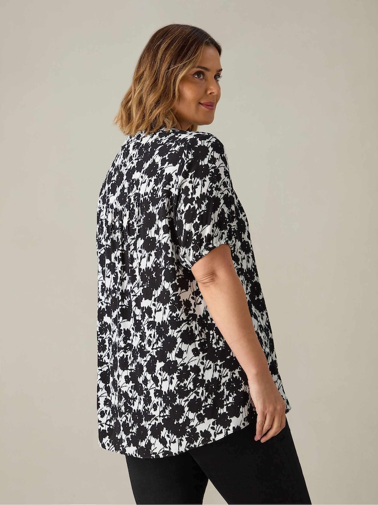 Live Unlimited Black Petite Curve Mono Print Trim Detail Blouse - Image 4 of 4