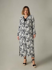 Live Unlimited Black Curve Floral Print Maxi Dress - Image 3 of 6