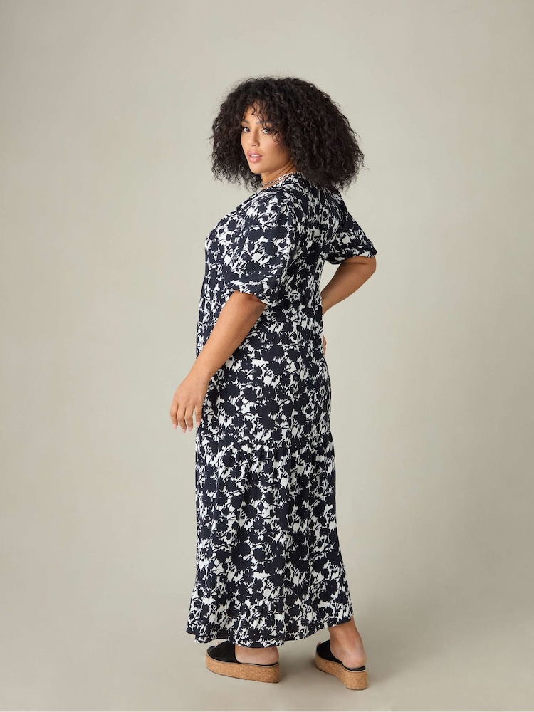 Live Unlimited Black Curve Floral Puff Sleeve Tiered Maxi Dress - Image 2 of 3