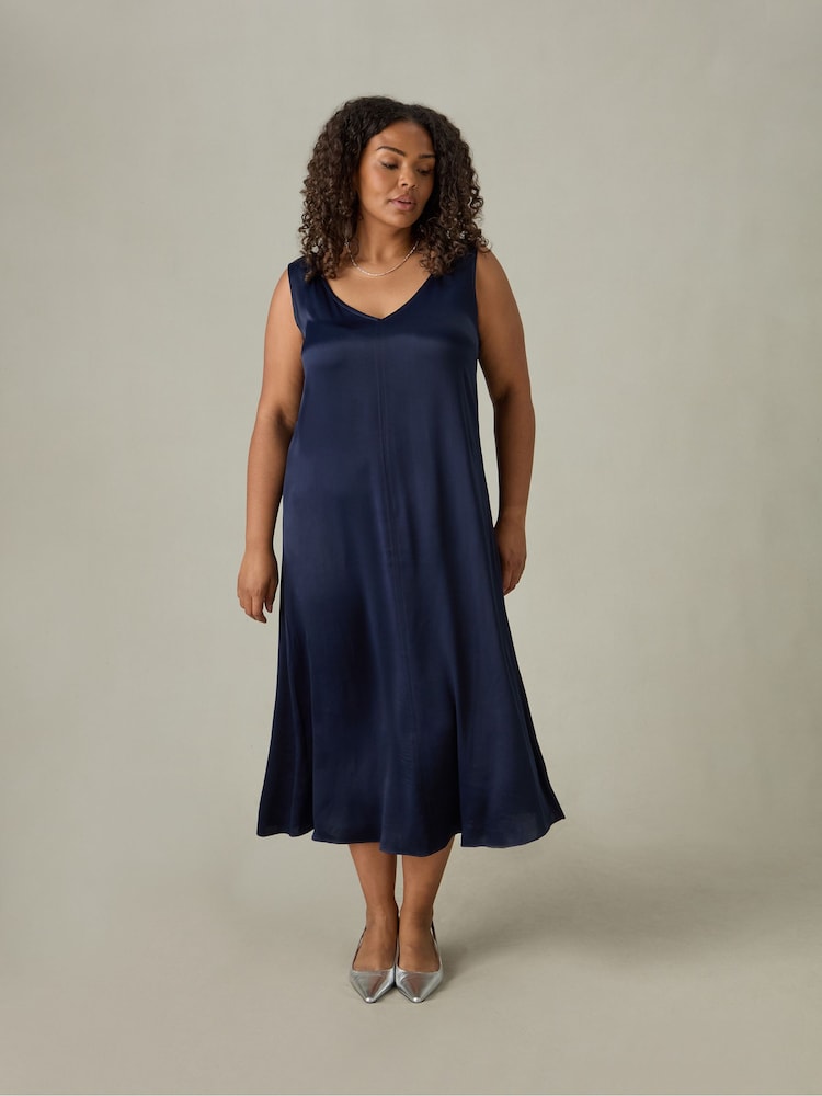 Live Unlimited Robe de nuit Curve Bias Slip Mi-long - Image 2 of 4