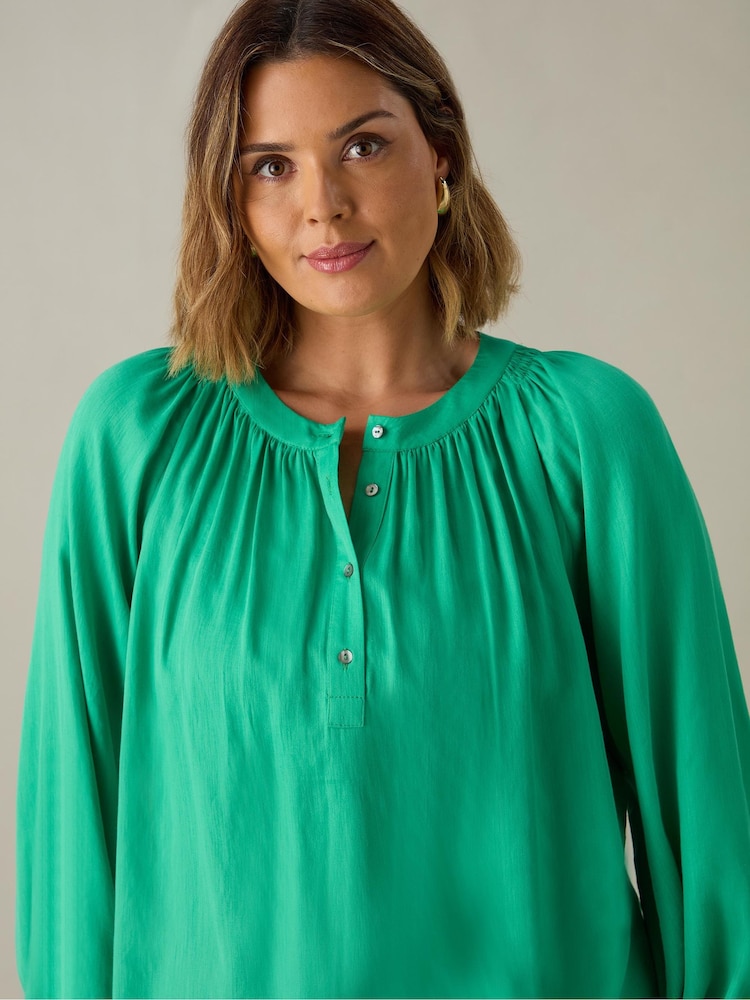 Live Unlimited Mid Green Curve Chambray Blouse - Image 2 of 3