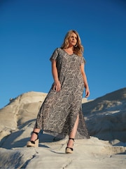 Live Unlimited Black Curve Mono Leaf Print Plissé Maxi Dress - Image 1 of 6