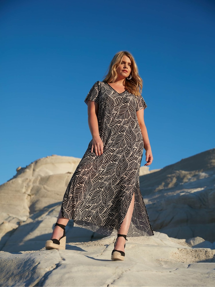 Live Unlimited Black Curve Mono Leaf Print Plissé Maxi Dress - Image 1 of 6