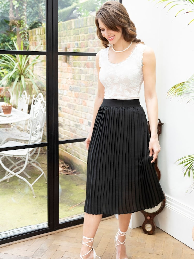 Hot Squash Pleated Black Skirts - Image 2 of 6