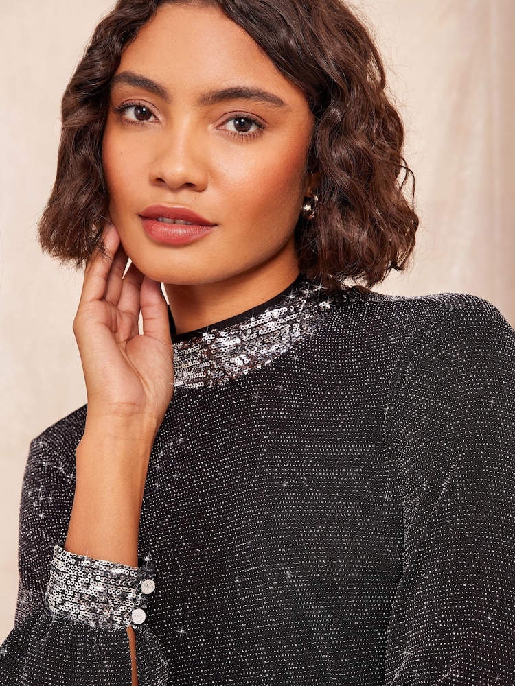 Schwarz - Friends Like These, Bluse aus Jersey mit High Neck und Paillettendetail - Bild 1 von 4 Schwarz - Friends Like These, Bluse aus Jersey mit High Neck und Paillettendetail - Bild 1 von 4