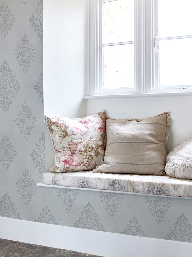 Shabby Chic by Rachel Ashwell® Blue Diamond Motif 10M Wallpaper - Image 2 of 3