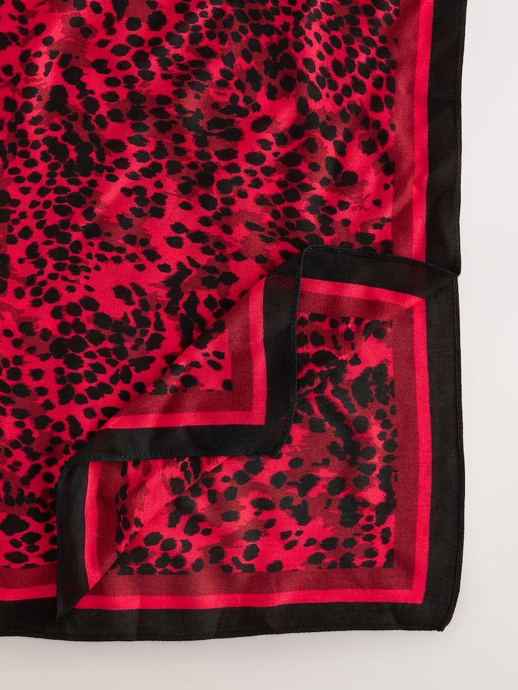 Rouge motif léopard - Écharpe légère carrée - Image 7 of 8