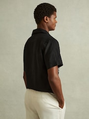 Reiss Black/White Sonny Linen Embroidered Cuban Collar Shirt - Image 4 of 5