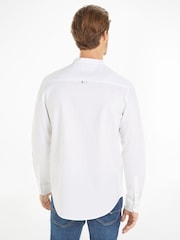 Tommy Jeans White Regular Fit Oxford 100% Cotton Mao-Collared Shirt - Image 2 of 6