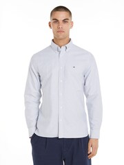 أزرق - قميص أكسفورد كلاسيكي مخطط من Tommy Hilfiger - صورة 1 من 6