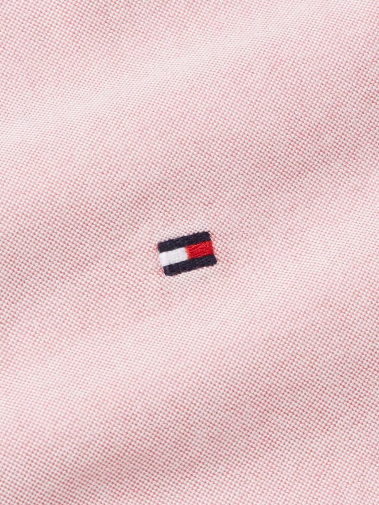 قميص أكسفورد كلاسيكي سادة من Tommy Hilfiger - صورة 5 من 5