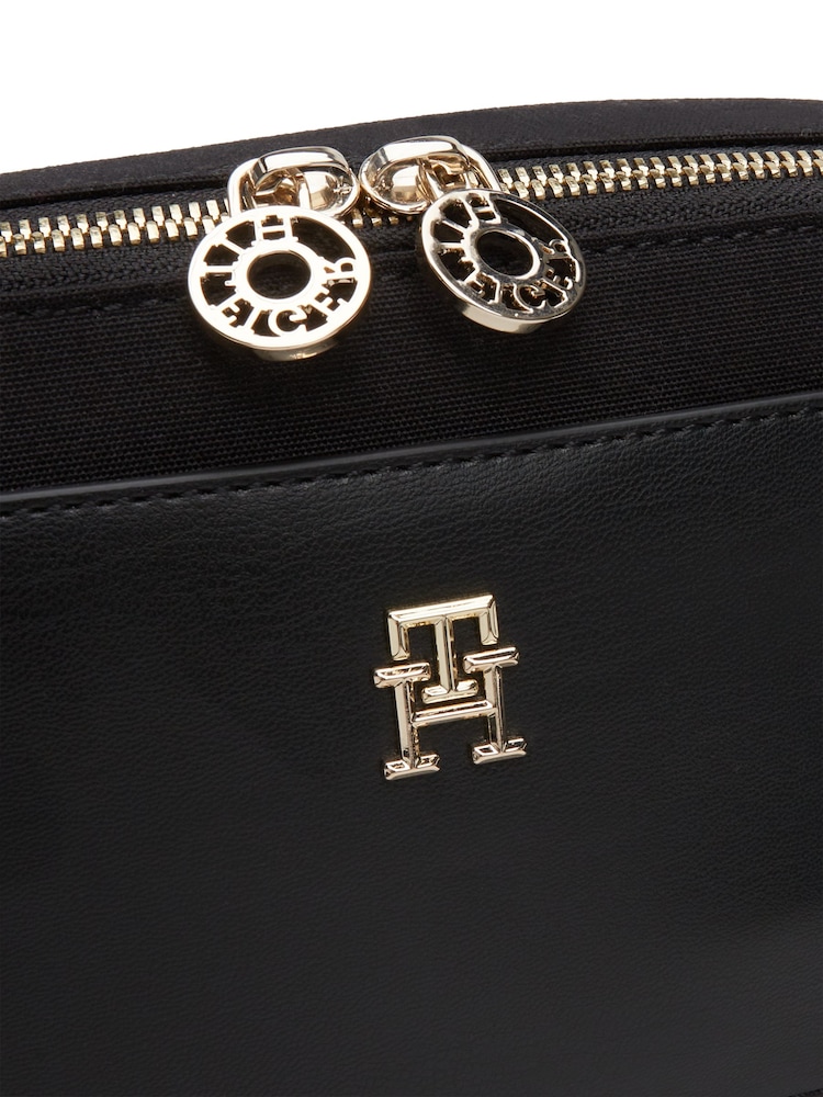 Černý - Brašna na fotoaparát Tommy Hilfiger Distinct - Image 4 of 5
