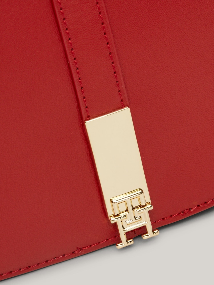 Tommy Hilfiger Red Heritage Saddle Bag - Image 2 of 5 Tommy Hilfiger Red Heritage Saddle Bag - Image 2 of 5